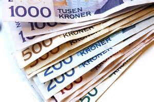 en bunke med norske sedler